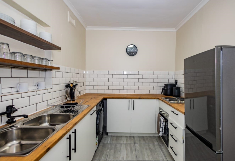 To Let 3 Bedroom Property for Rent in Protea Heights Western Cape